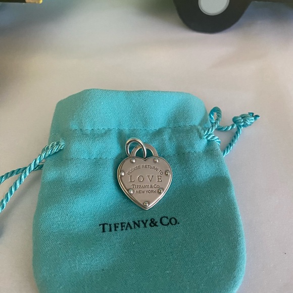 Tiffany & Co. RTT Love Heart Tag - Picture 2 of 7